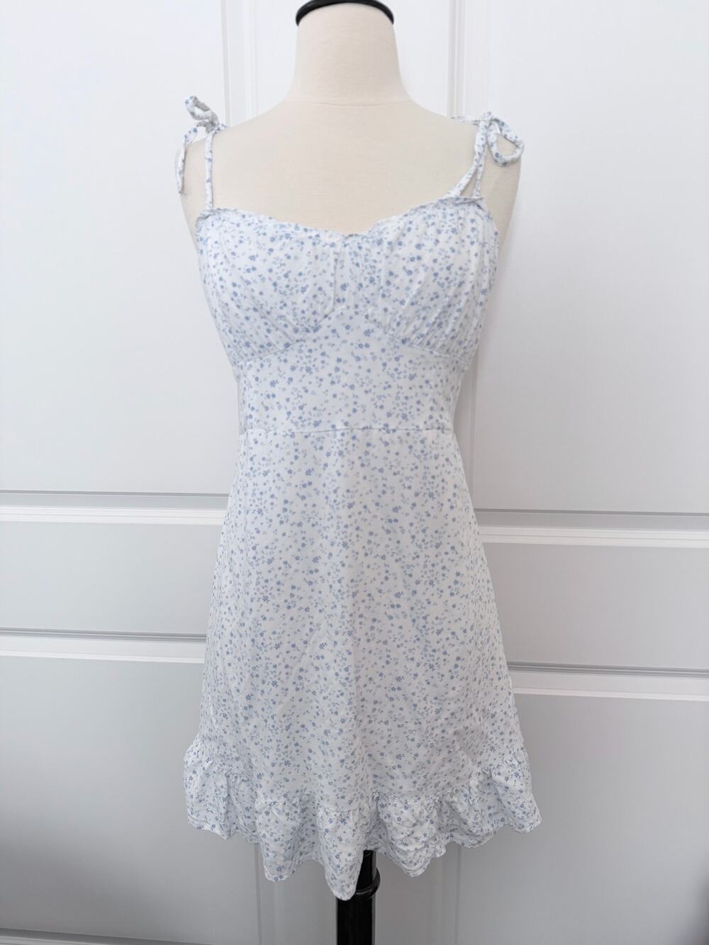 Hollister ditsy floral tie strap mini dress white blue smocked *short length*